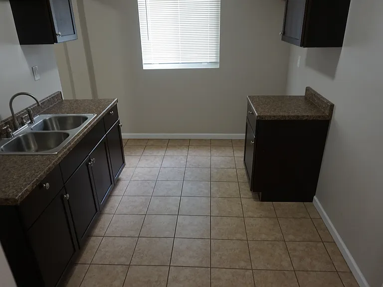 29134 Glenwood St — Photo 12