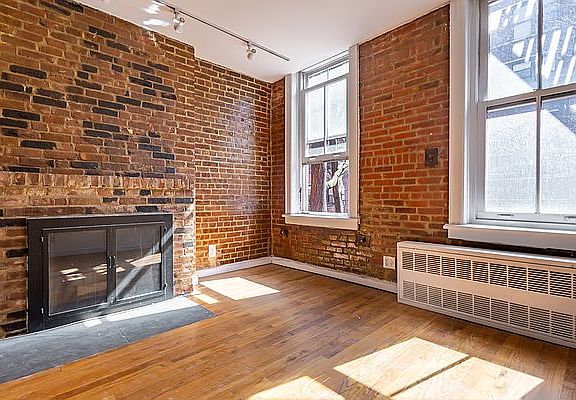 2nd image of 119 Bank St APT 2E