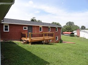 2nd image of 220 Lisa Ln