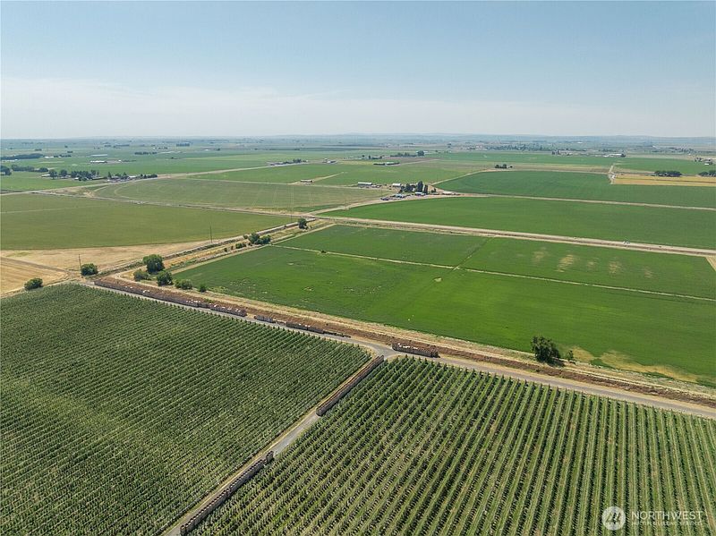 4th image of 7891 Rd R NW