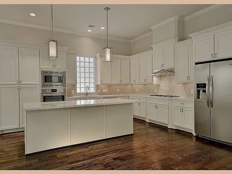 215 Willow St — Photo 10