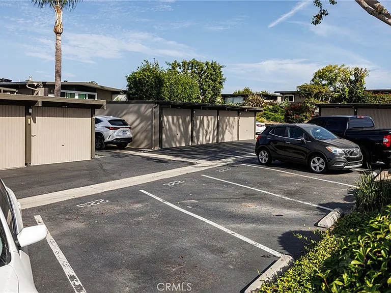 228 Del Gado Rd — Photo 32