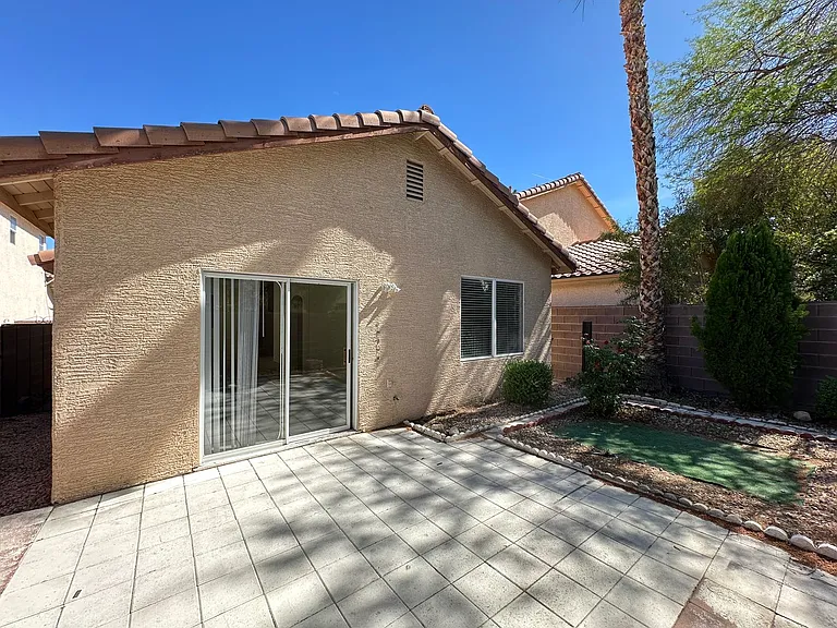 1109 Milpas Ln — Photo 18