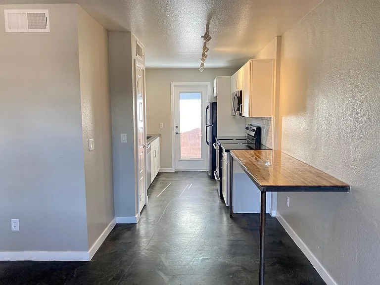 4207 N 27th St #9 — Photo 18