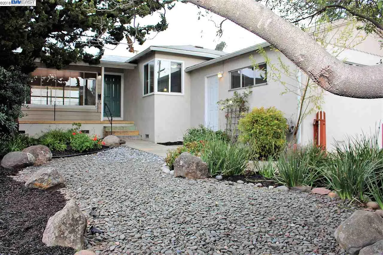 2742 Sydney Way photo 1