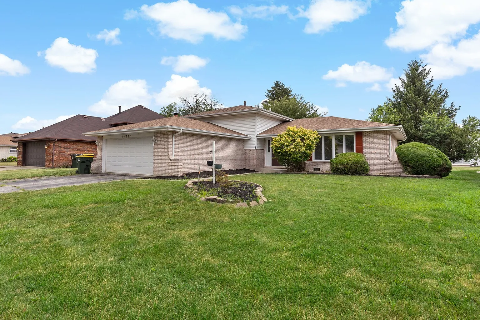 19621 Lake Park Dr photo 1