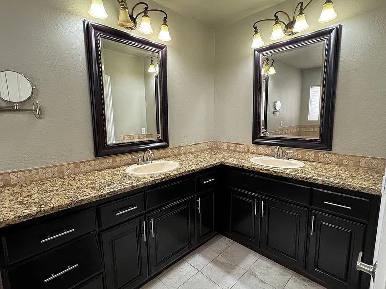 1625 Hidden Spring Dr — Photo 15