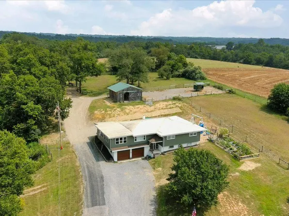 3614 Saint Thomas Williamson Rd #R, Chambersburg, PA 17202