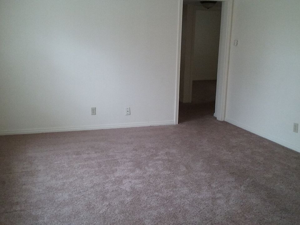2nd image of 536 E Ellsworth Ave