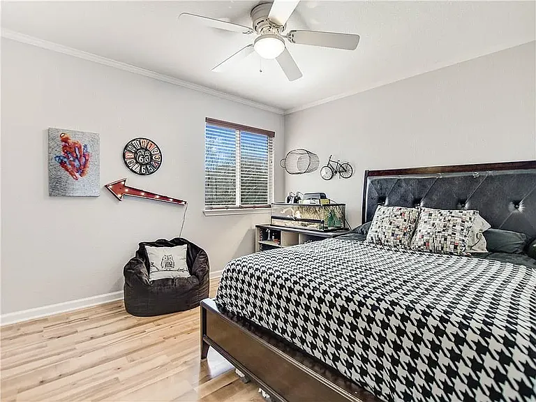 912 Moser River Dr — Photo 13