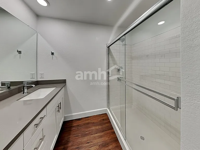 4215 W Saint Charles Ave — Photo 12