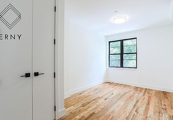 4th image of 1603 Lincoln Pl #2C