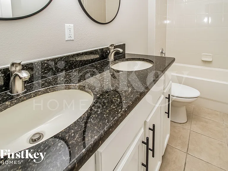 1354 Edison Tree Rd — Photo 16