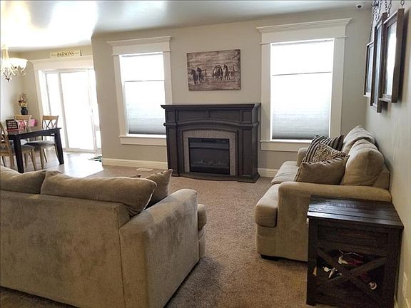 3rd image of 3827 N Yates Ave