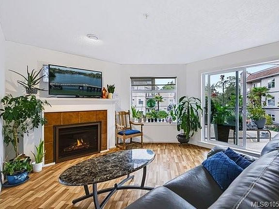 2nd image of 1083 Tillicum Rd #204