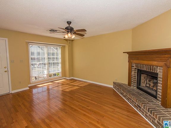 4th image of 334 Jamestown Manor Dr