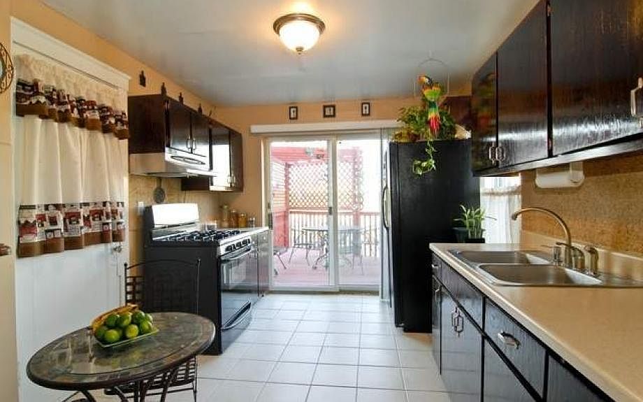 2nd image of 2342 W Altgeld St #2