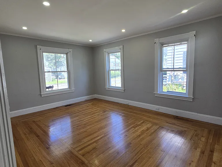 171 Oak St #1 — Photo 6