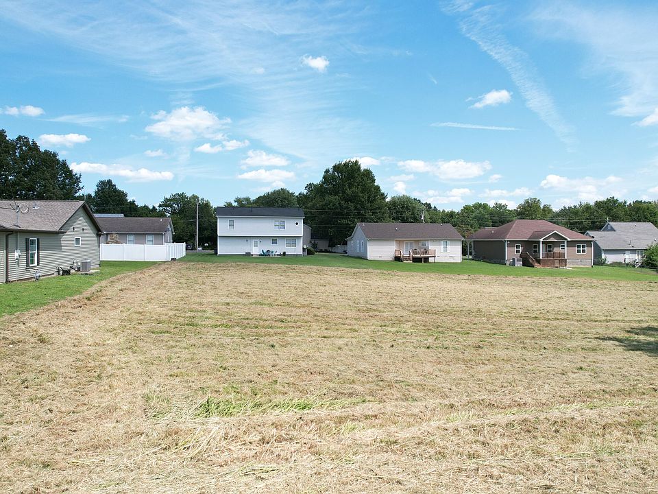 2nd image of 35 Parkway Dr #38