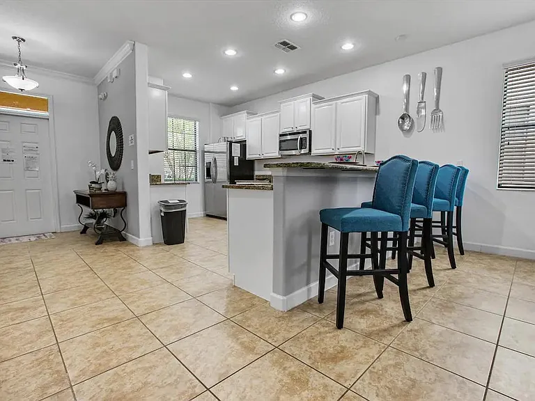 Moon Valley Dr — Photo 6