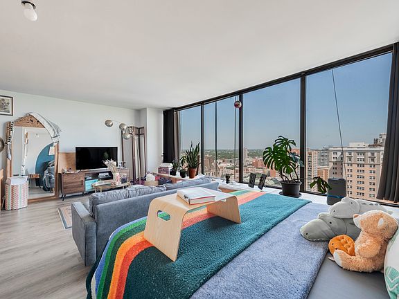 3rd image of 5455 N Sheridan Rd APT 2509