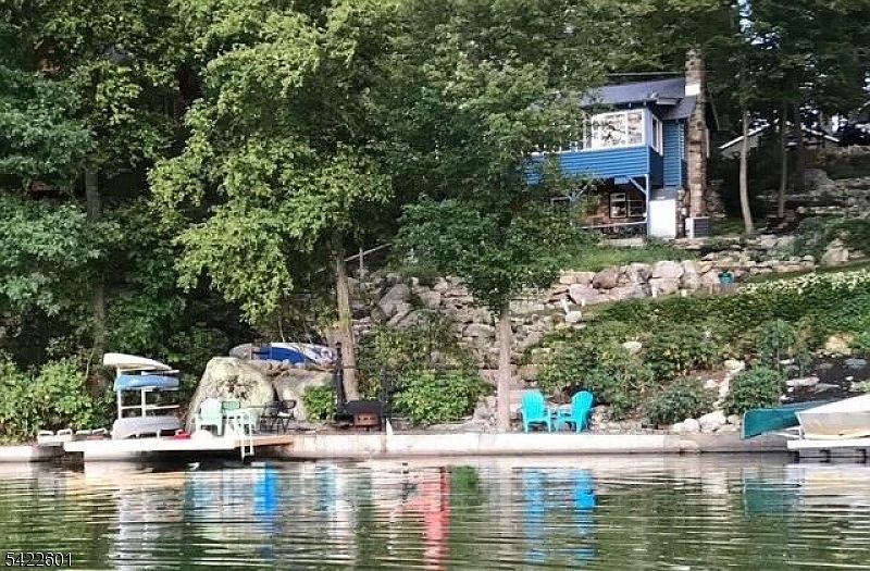 1st image of 1193 Lakeside Dr E