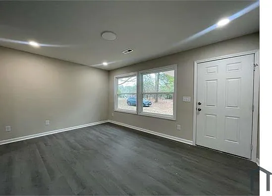 1617 N Main St — Photo 1