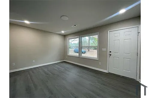 1617 N Main St Photo 1