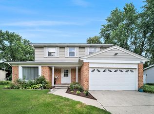 1960 Pinecrest Dr, East Lansing, MI 48823