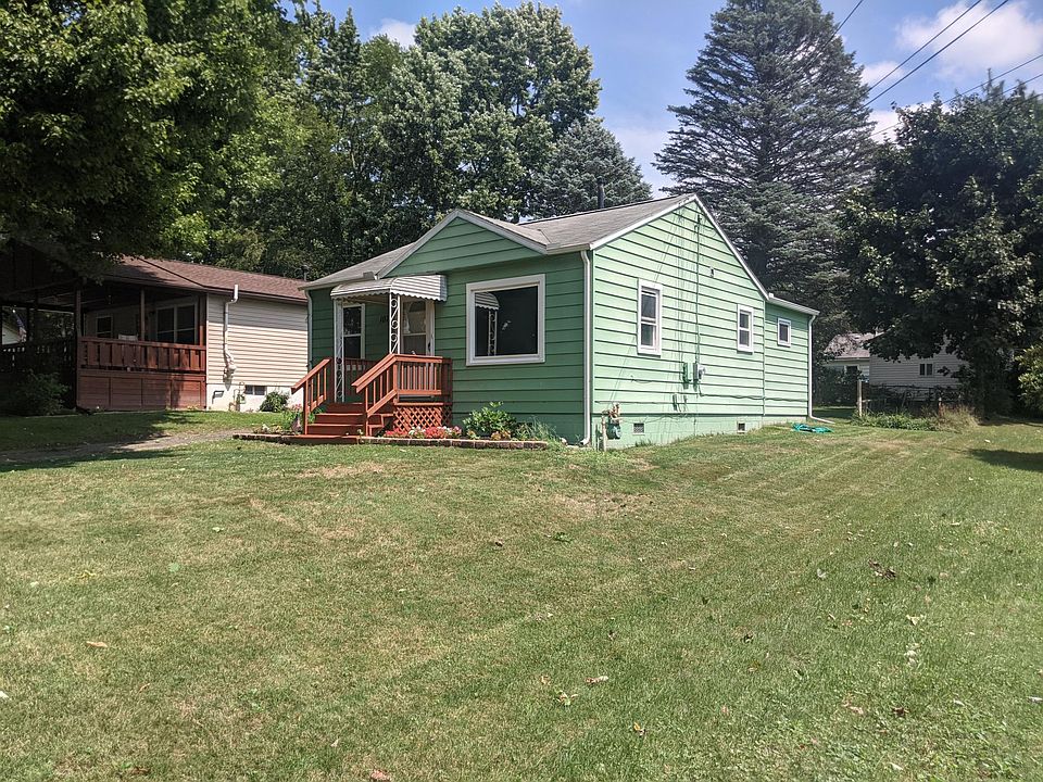 1st image of 1077 Davey Ave