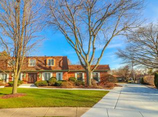9149 Walnut Dr, Munster, IN 46321
