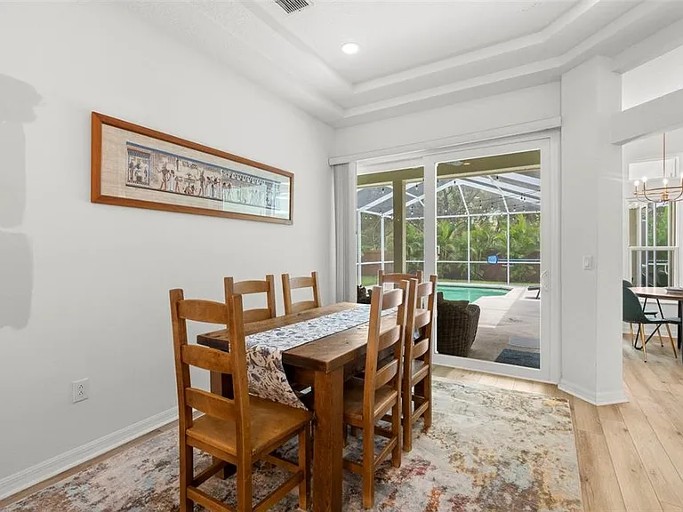 10516 Rochester Way — Photo 5