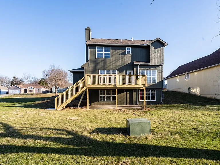 121 Hillside Dr — Photo 23