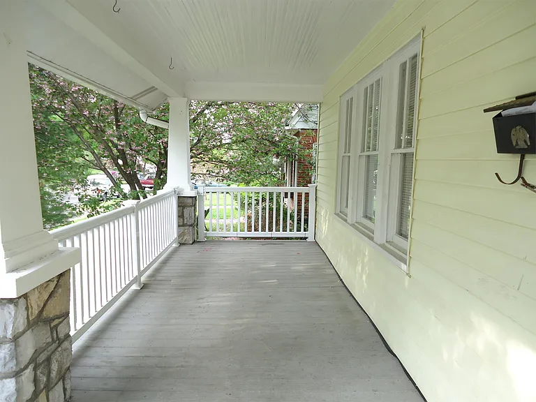 1442 Greystone Ter — Photo 2
