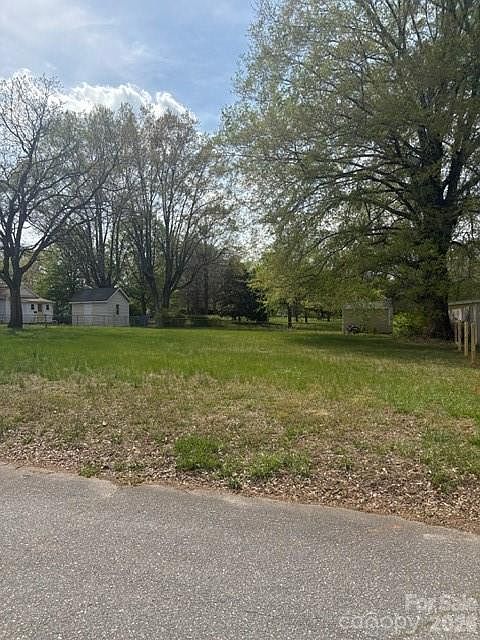 1st image of 1415 3rd Street Pl NE