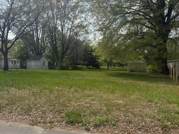 1415 3rd Street Pl NE, Hickory, NC 28601