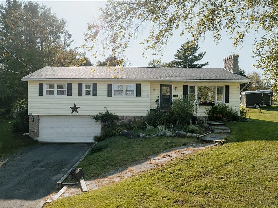 1st image of 12 Fairway Avenue
