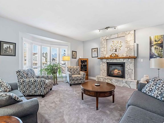 4th image of 22108 Kerry Cres
