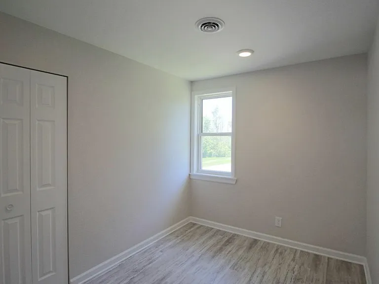 4023 E Elm Rd — Photo 8