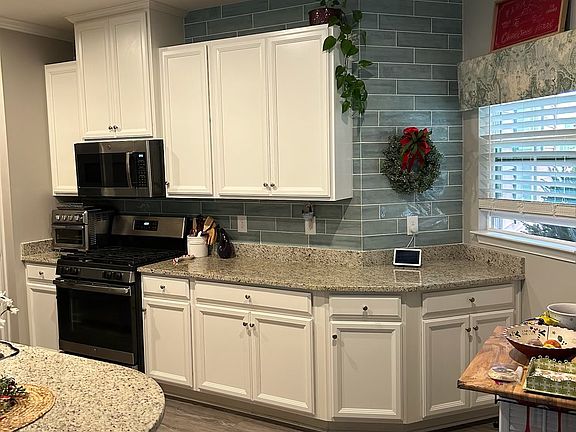 5th image of 3448 Foxglove Dr