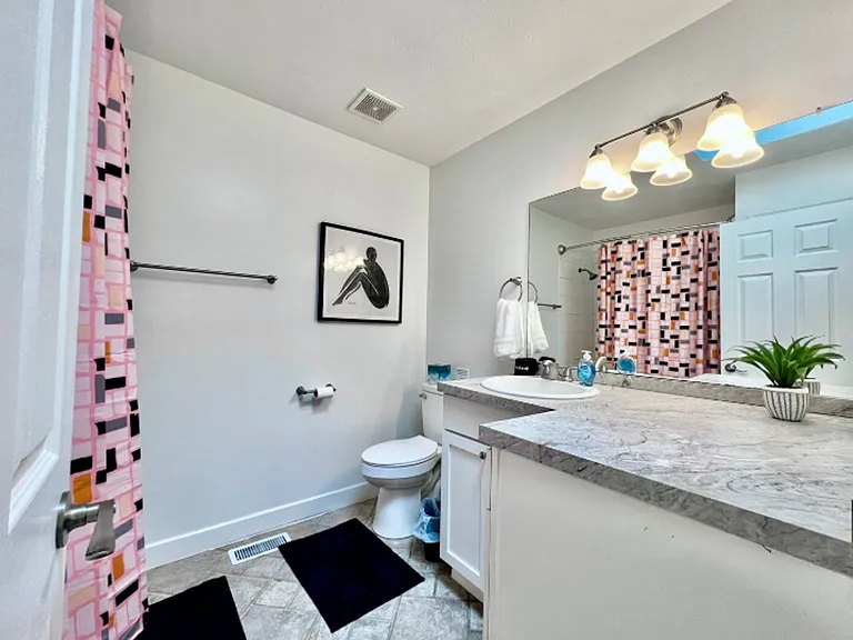 6556 Yankee Rd — Photo 25