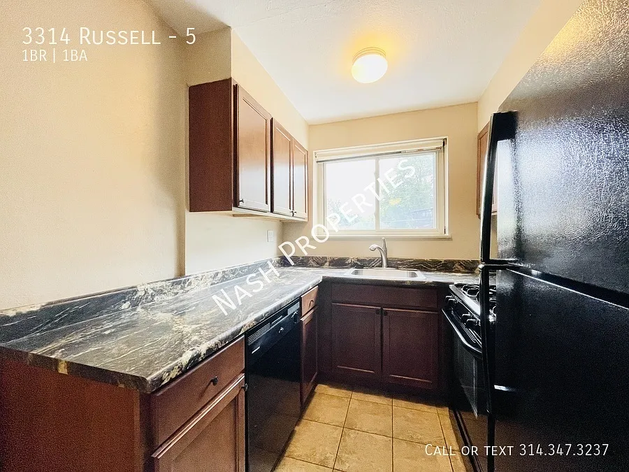 Building Photo - 3314 Russell Blvd #5