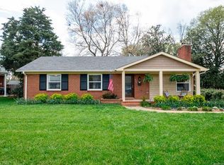 828 Fairbanks Rd, Charlotte, NC 28210