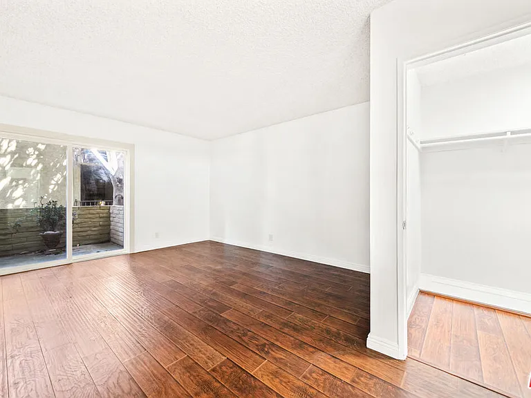 5600 Kensington Way #104 — Photo 25
