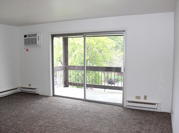 3rd image of 5728 W 128th St APT 3B