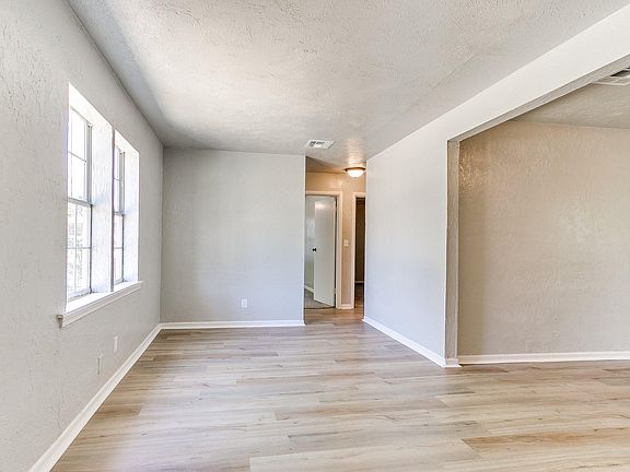 5th image of 3220 NE 14th Pl