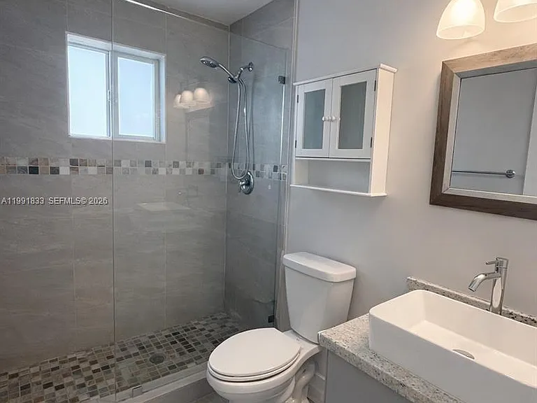 50 Orange Dr #B — Photo 7