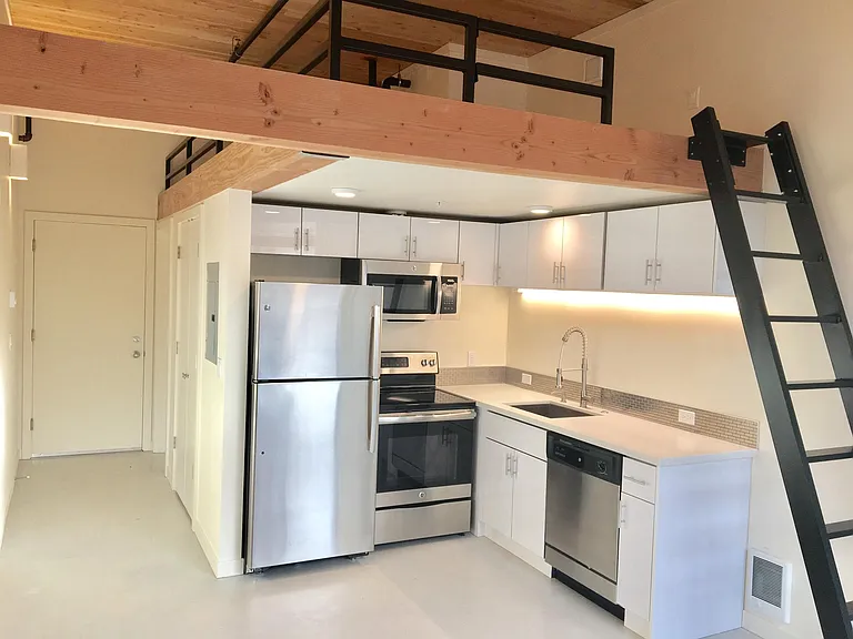 611 E Howell St #303 — Photo 15