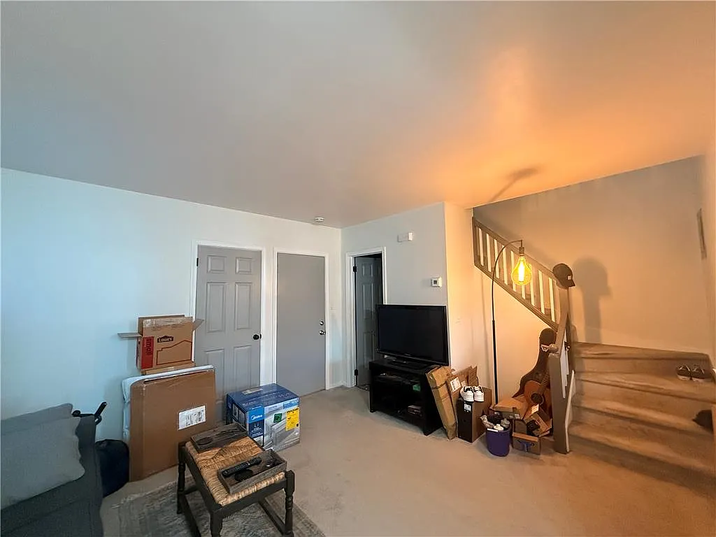 1 bed, 1.0 bath, 579 sqft, $1,200 — Photo 3