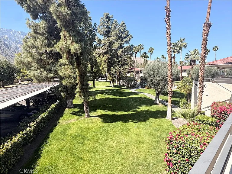 510 N Villa Ct — Photo 36